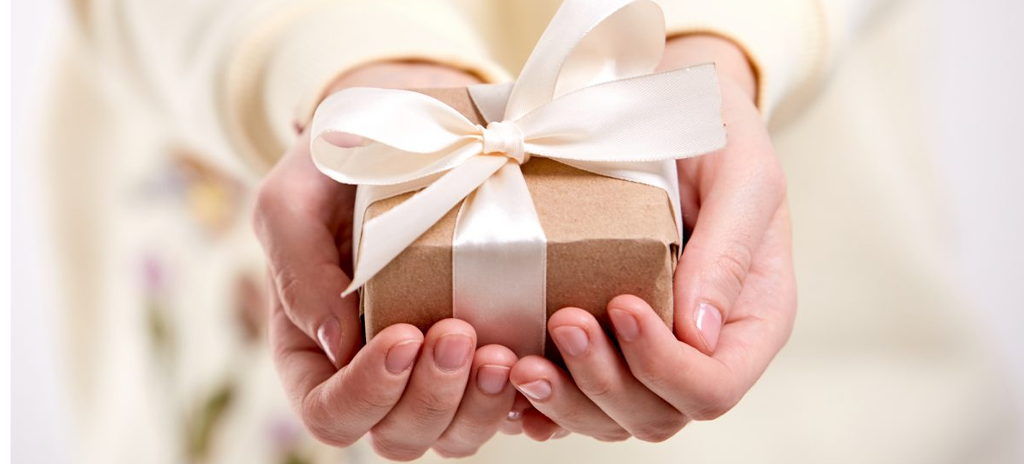 Dove acquistare il Regalo Comunione Bambina? Scopri la gioielleria Raggi e la gioielleria online MiRaggi.com